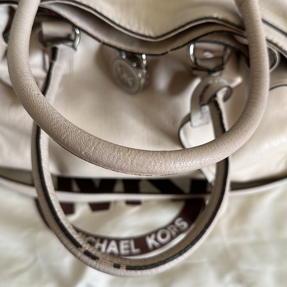 MK Monogram Lock White Leather Satchel - Picture 5 of 5